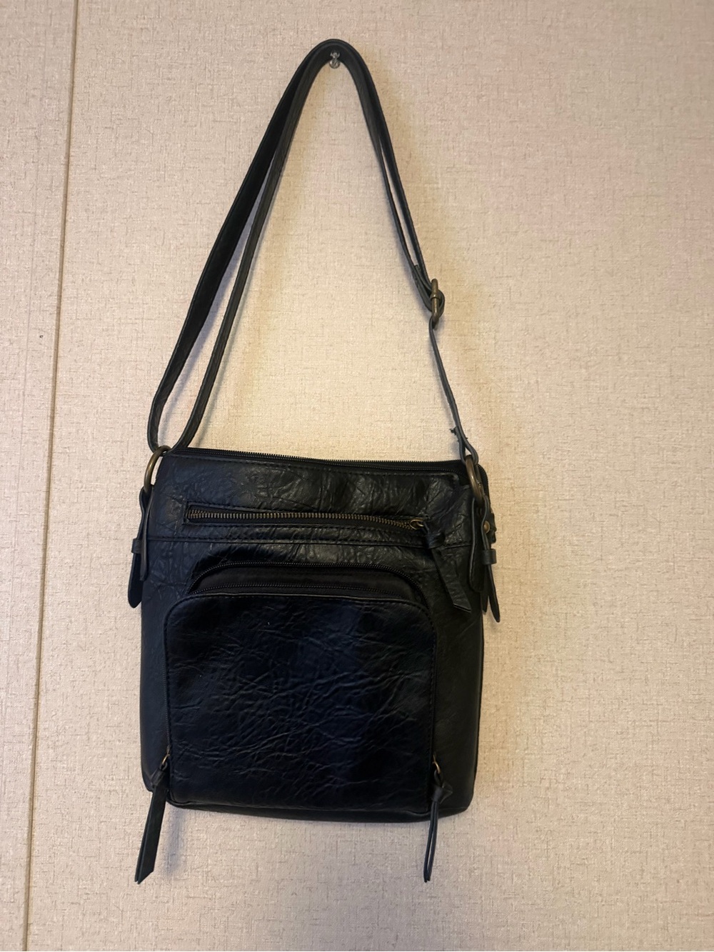 Bueno Black Textured Crossbody Bag